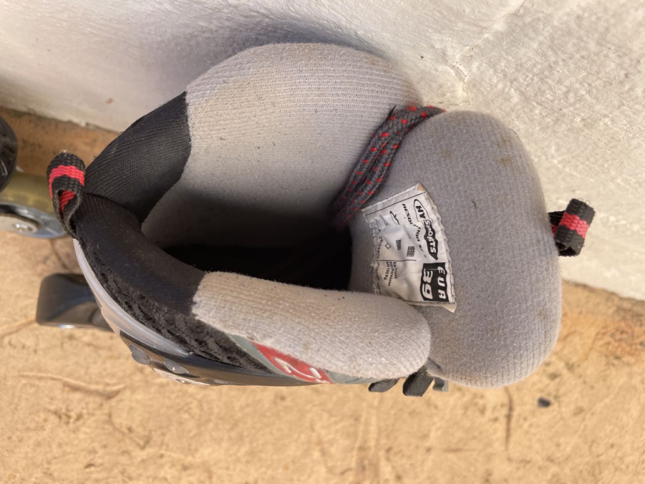 2 Paar Inliner Gr. 38 und 39 inkl. Schoner, siehe Bilder