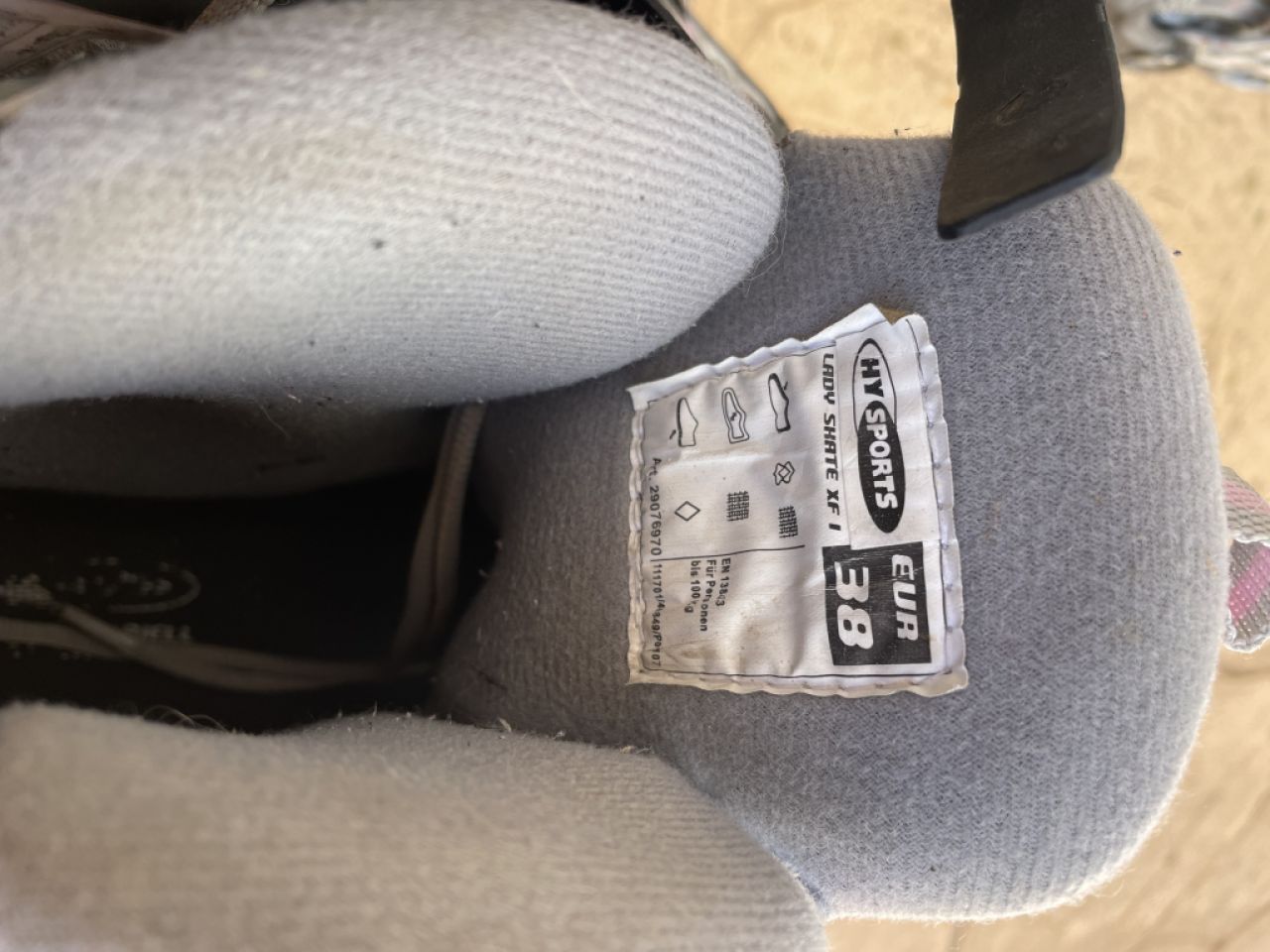 2 Paar Inliner Gr. 38 und 39 inkl. Schoner, siehe Bilder