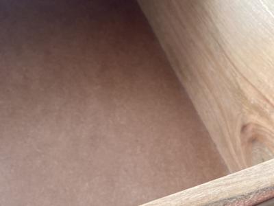 2 schöne Nachttische Massivholz zu verkaufen