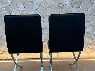 2  schöne Stühle im Bauhaus-Stil / Barcelona-chair