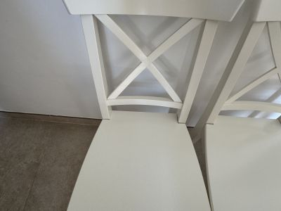 2 schöne Stühle in weiss