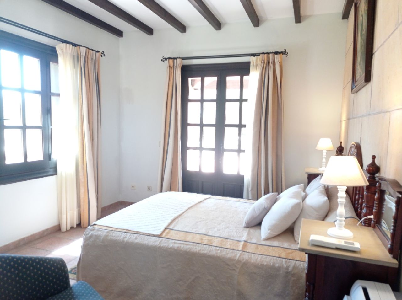 2 stöckige Finca mit sep. Gästeapartment und traumhaften Garten bei Ses Salines -- F 62 VK