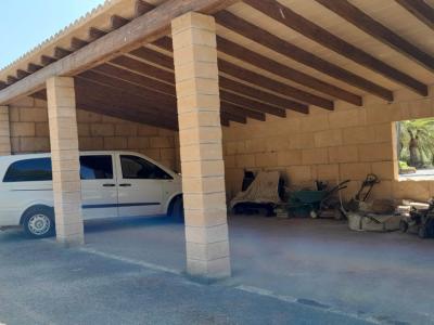 2 stöckige Finca mit sep. Gästeapartment und traumhaften Garten bei Ses Salines -- F 62 VK