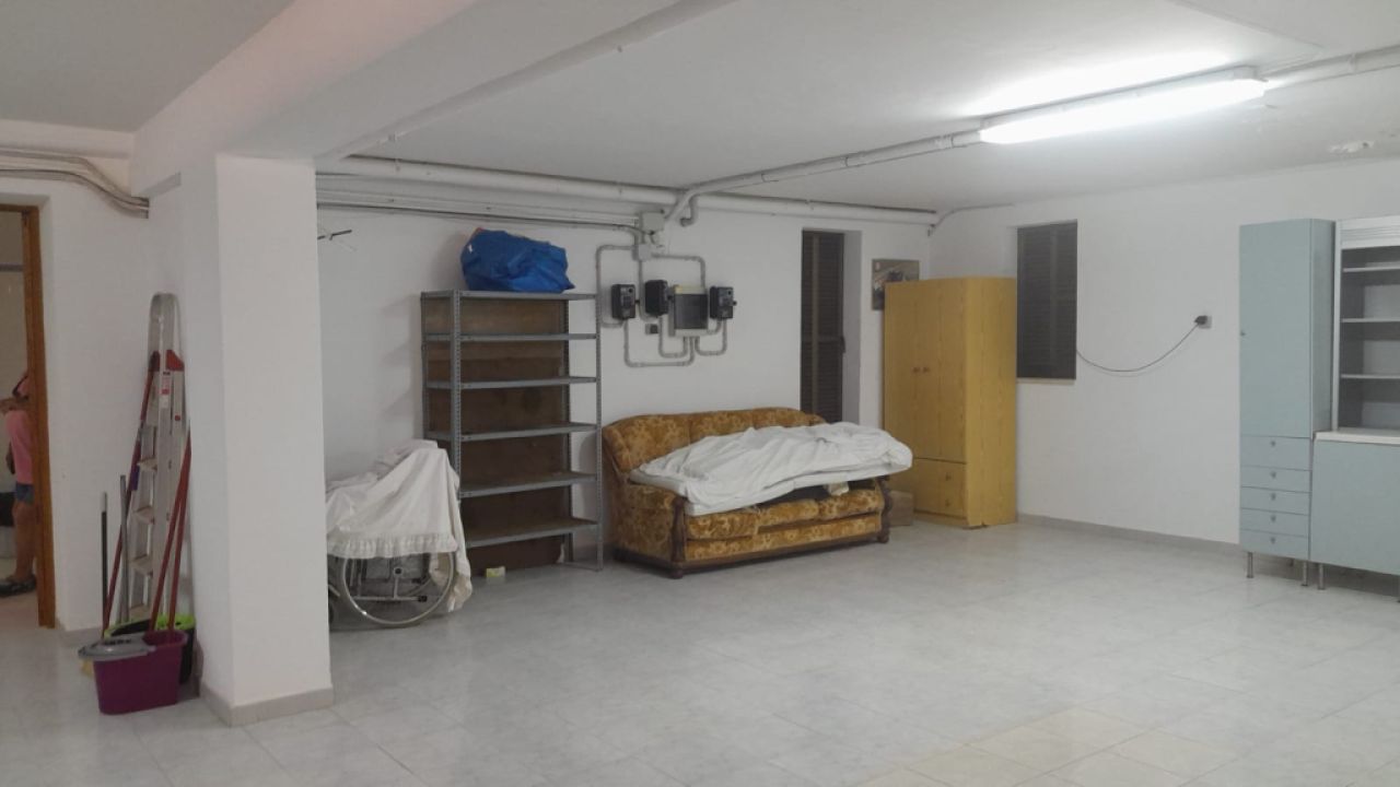 2 stöckige Finca mit sep. Gästeapartment und traumhaften Garten bei Ses Salines -- F 62 VK