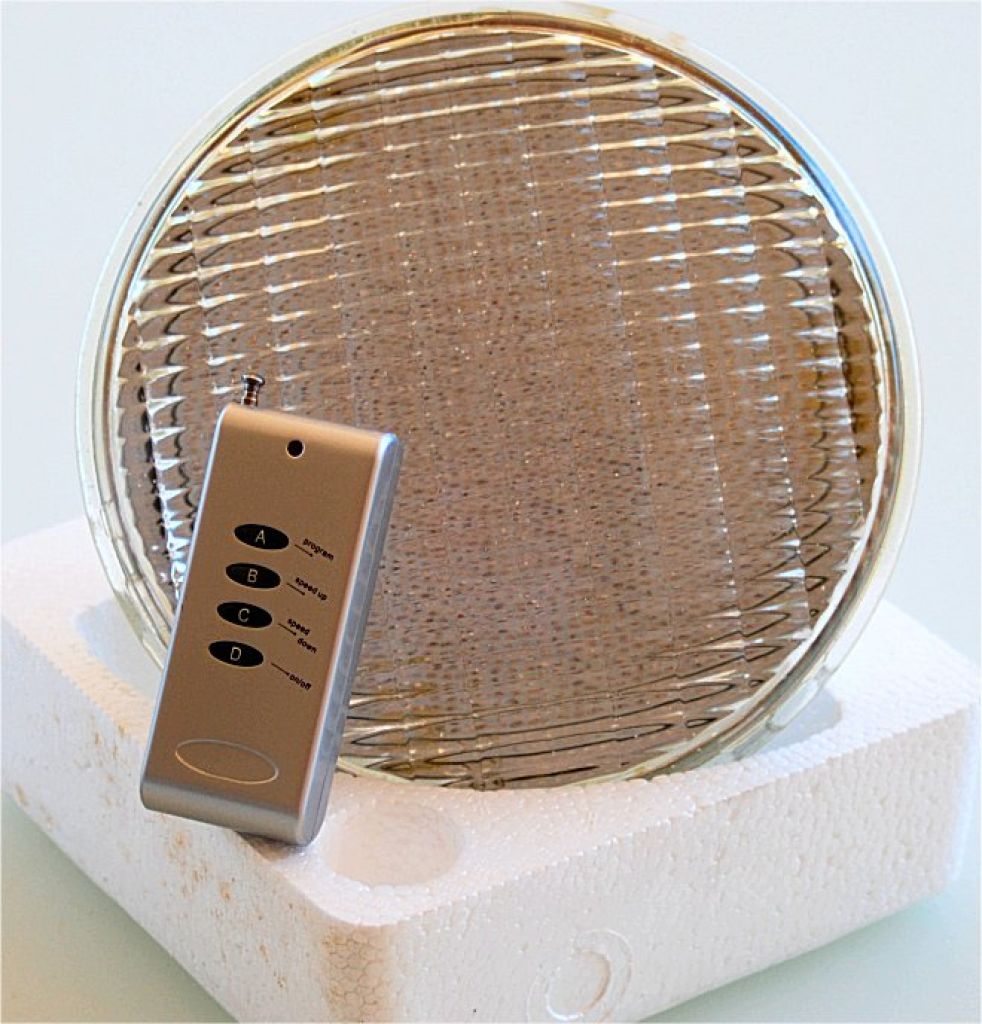 2 Stück neue RGB LED-Pool-Scheinwertfer in OVP,  12 V AC – 24 W