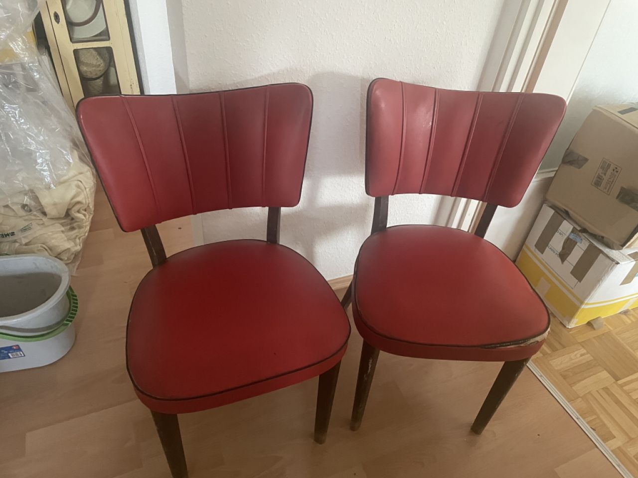2 chairs from the 1950s