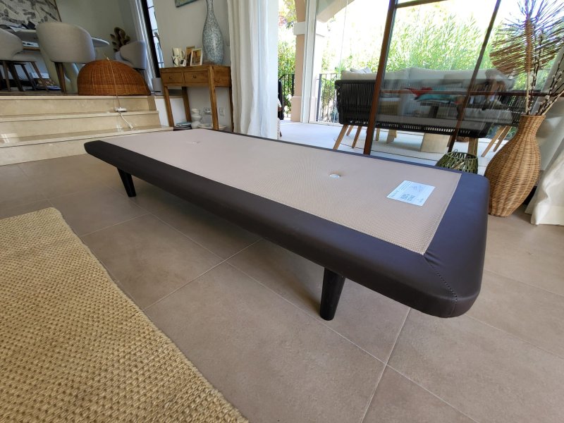 2 bases tapizadas nuevas "Sonpura Tapibase Casual" de 90 x 190 cm con patas de madera maciza