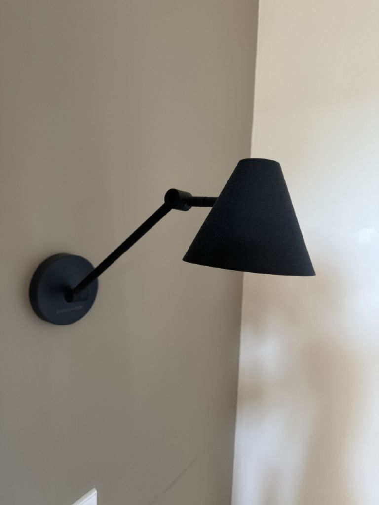 2 wall lights