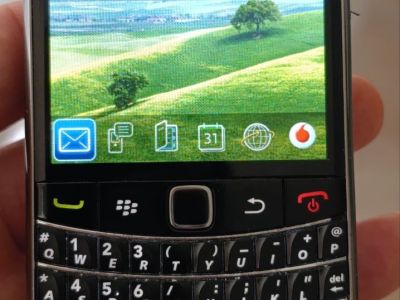 2 x Blackberry Bold 9780 Teléfono clásico COMO NUEVO