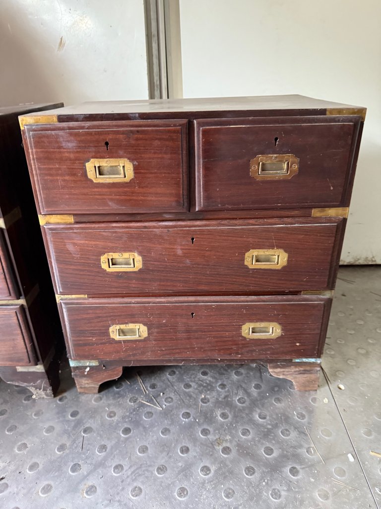 2 x Nachtschrank massiv
