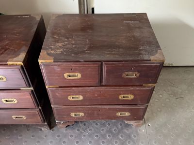 2 x Nachtschrank massiv