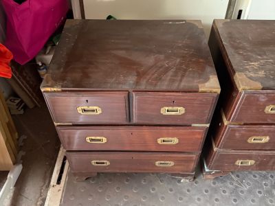 2 x Nachtschrank massiv