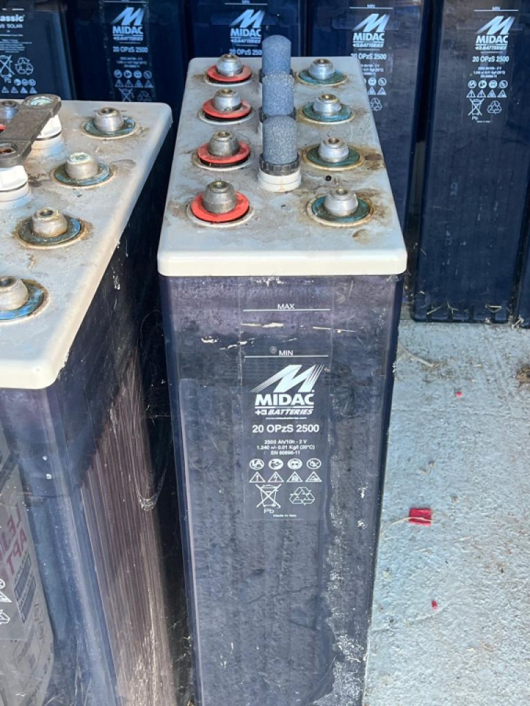 24 gebrauchte Midac 20 OPzS 2500 Batteriezellen (2 V / 2500 Ah) – 5 Jahre im Einsatz