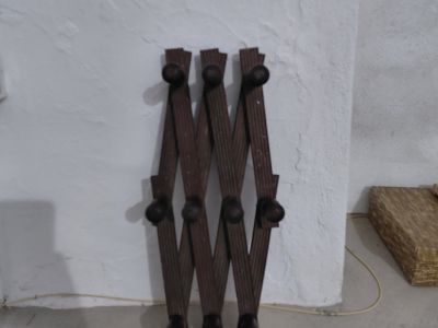 2x antike Wandgardeoben Vintage Holz ausziehbar Kleiderhaken Jacke Hut