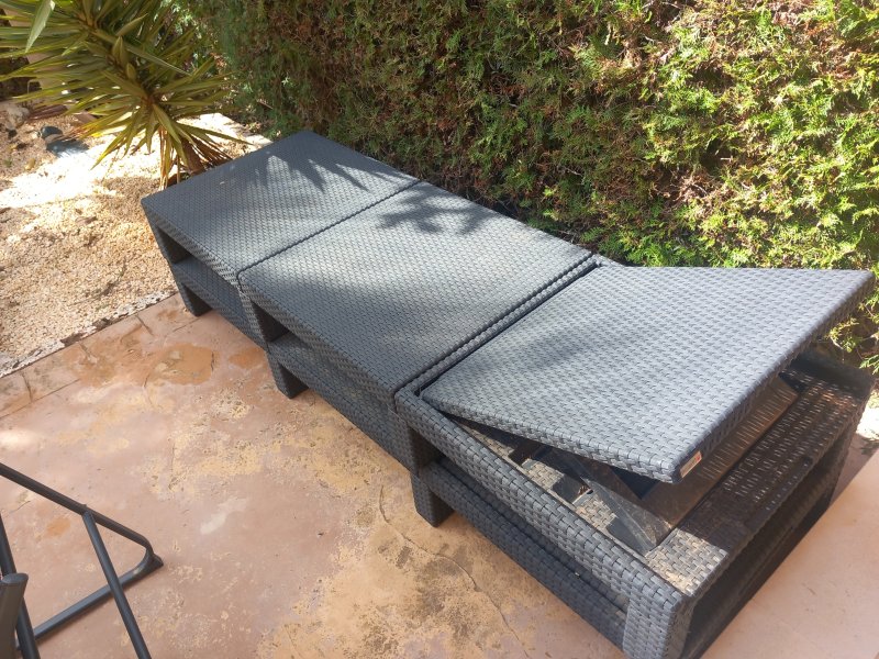 2x Gartenliege zu verschenken
