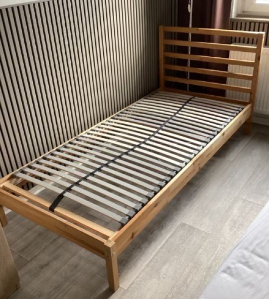 2x cama TARVA de IKEA de madera con somier 90x200