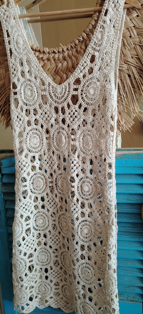 3 Boho Häkelkleider, 1 Cocktailkleid und 2 Jumpsuits