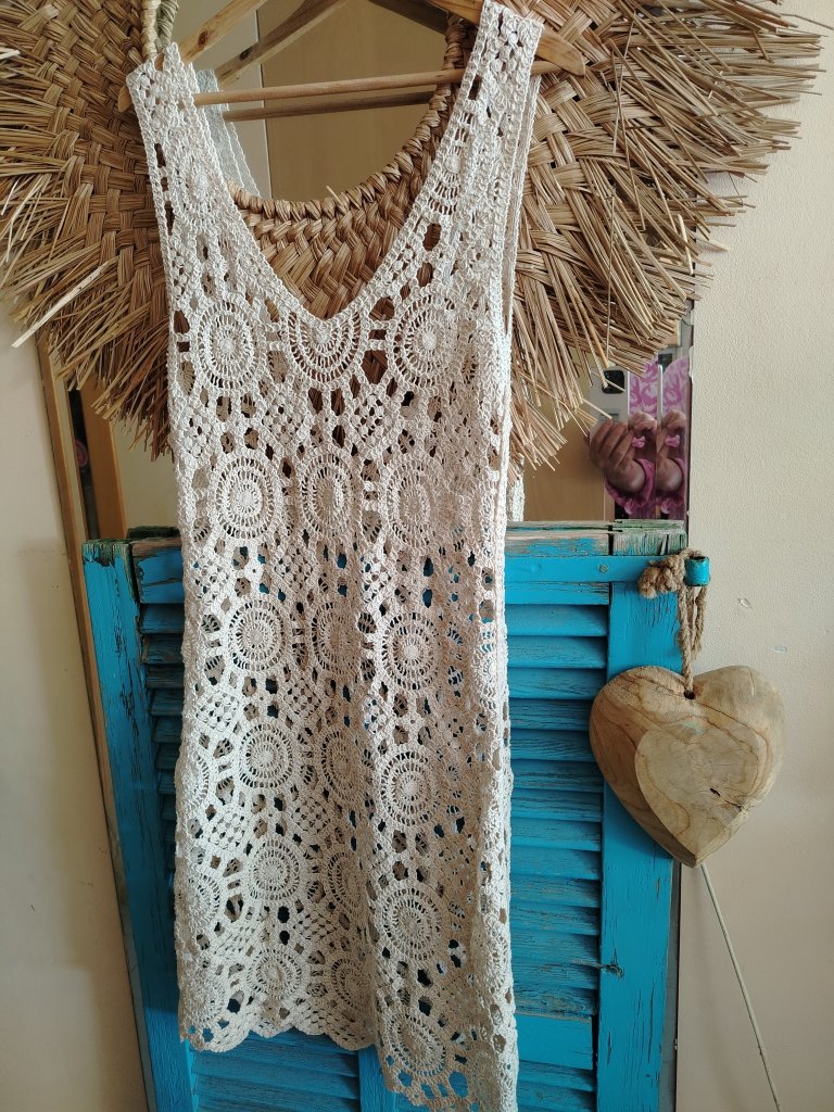 3 Boho Häkelkleider, 1 Cocktailkleid und 2 Jumpsuits