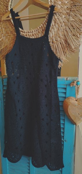 3 Boho Häkelkleider, 1 Cocktailkleid und 2 Jumpsuits