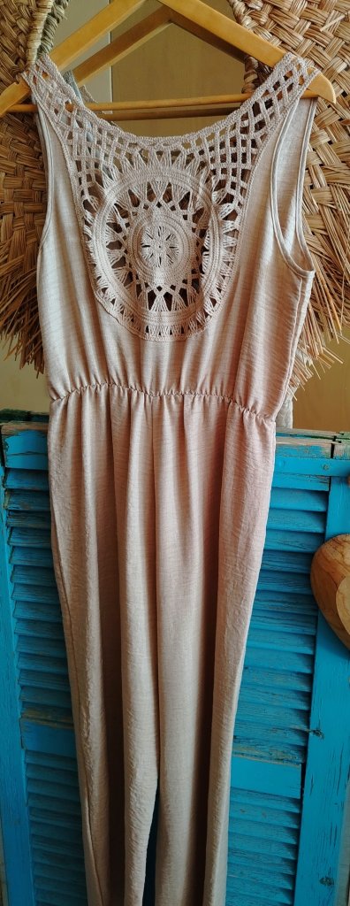 3 Boho Häkelkleider, 1 Cocktailkleid und 2 Jumpsuits