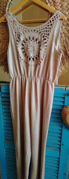 3 Boho Häkelkleider, 1 Cocktailkleid und 2 Jumpsuits