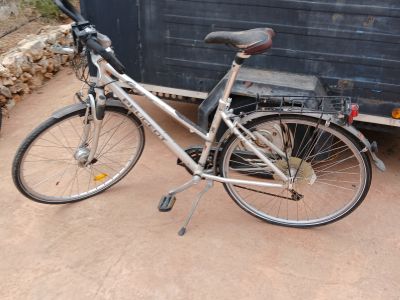 3 bicicletas, sin usar durante mucho tiempo, se venden juntas por 50€