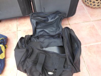 3 große Koffer von Saxoline + 2 Sporttaschen ( Markenware )