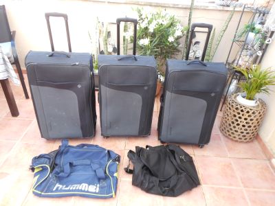 3 große Koffer von Saxoline + 2 Sporttaschen ( Markenware )