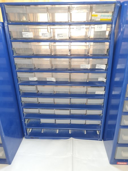 3 Metall, Sortierkästen, Teileboxen mit Schubladen zusammen zu verkaufen, Andratx
