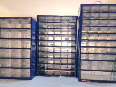 3 Metall, Sortierkästen, Teileboxen mit Schubladen zusammen zu verkaufen, Andratx