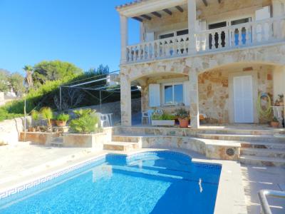 Chalet de 3 plantas con calefacción, piscina en la bahía de Cala Marsal -- CH 40 a