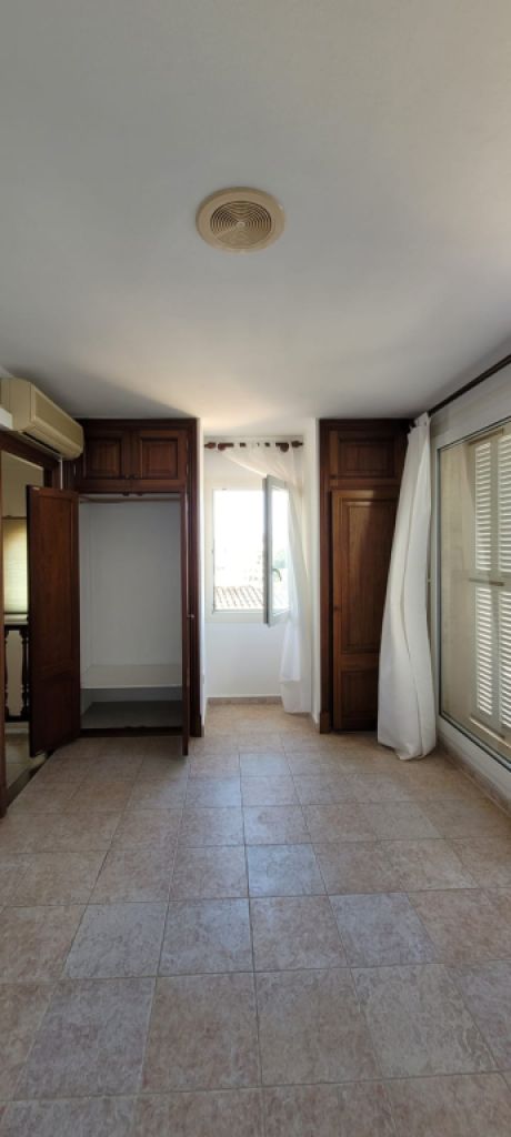 Chalet de 3 plantas con calefacción, piscina en la bahía de Cala Marsal -- CH 40 a