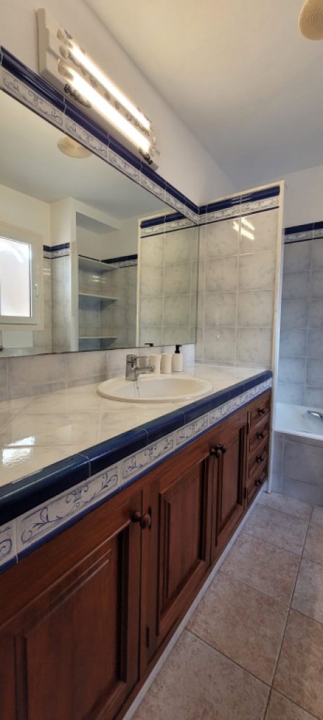 Chalet de 3 plantas con calefacción, piscina en la bahía de Cala Marsal -- CH 40 a