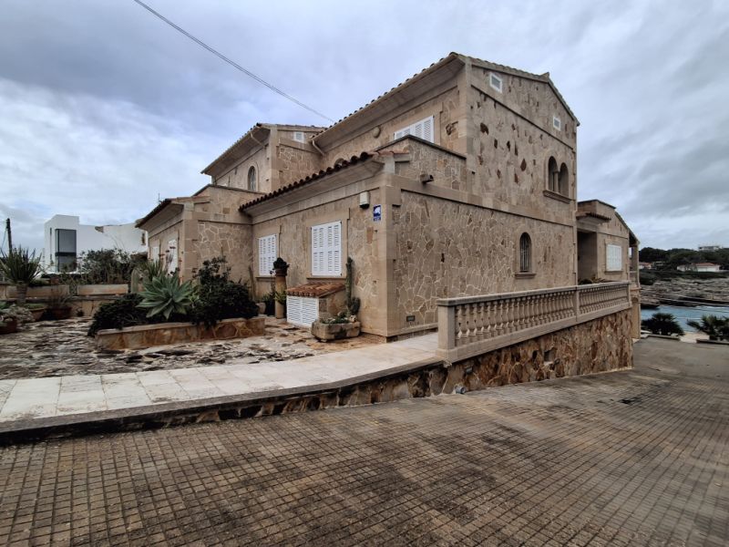 Chalet de 3 plantas con calefacción, piscina en la bahía de Cala Marsal -- CH 40 a