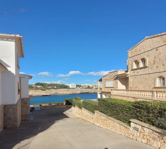 Chalet de 3 plantas con calefacción, piscina en la bahía de Cala Marsal -- CH 40 a