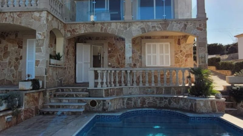 Chalet de 3 plantas con calefacción, piscina en la bahía de Cala Marsal -- CH 40 a