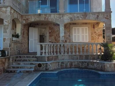 Chalet de 3 plantas con calefacción, piscina en la bahía de Cala Marsal -- CH 40 a