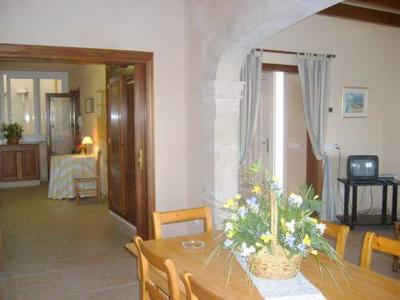 3 stöckiges Chalet mit Ölheizung, Pool in 1. Linie der Bucht Cala Marsal- PC -- CH 40a