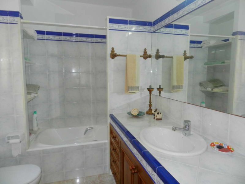 3 stöckiges Chalet mit Ölheizung, Pool in 1. Linie der Bucht Cala Marsal- PC -- CH 40a