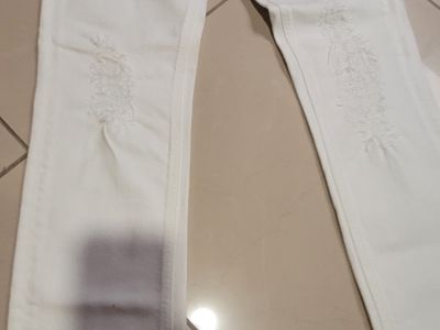 3 weisse jeans