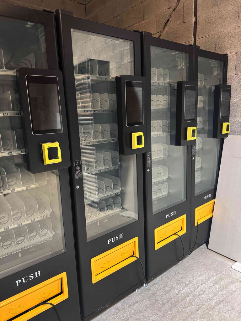 3x Verkaufsautomaten TCN mit Nayax Touchscreen Mallorca