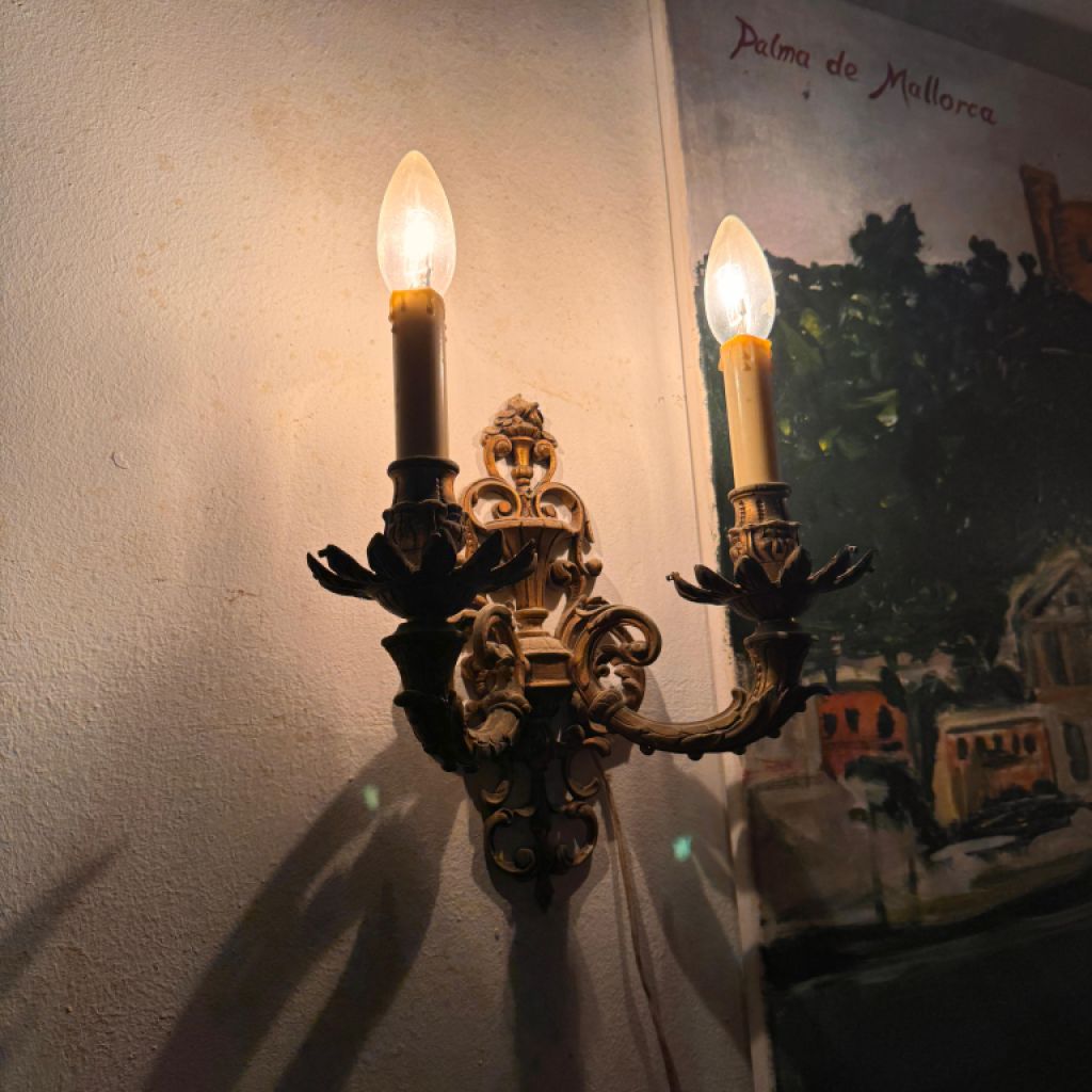 4 old wall lamps
