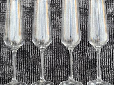 4 champagne glasses