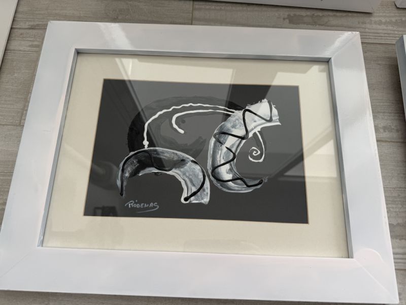 4 Decorative Pictures €40