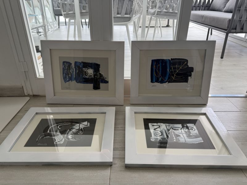 4 Decorative Pictures €40