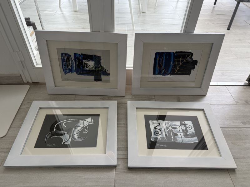 4 Decorative Pictures €40