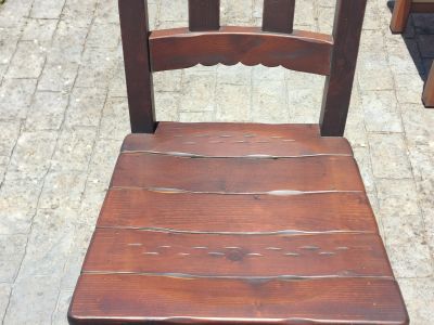 4 sillas de madera maciza de color marrón oscuro