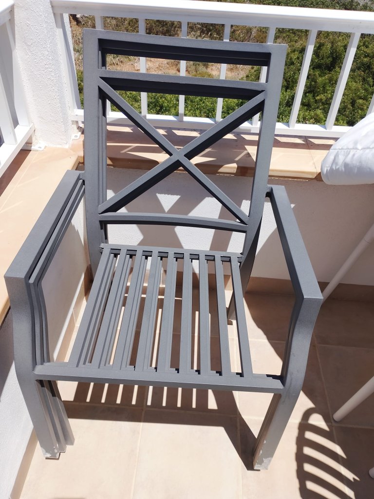 4 Gartenstühle (Alu) mit Polstern, stabil, leicht, stapelbar, Polster waschbar