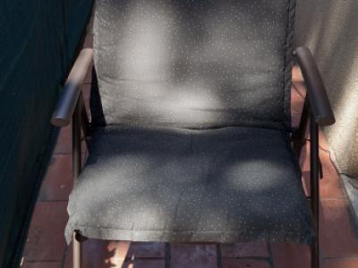 4 sillas de jardín con fundas