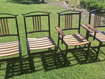 4 robuste Gartenstühle